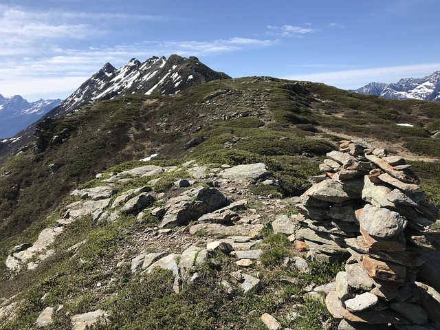 步骤crastumo, 朝的座右铭crostel, 阿尔卑斯山的路线