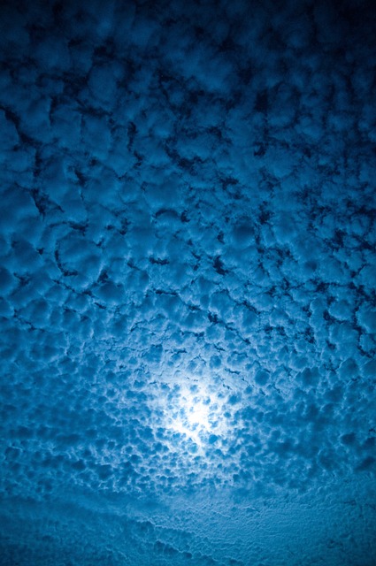 马鲛鱼的天空, 月夜, 云