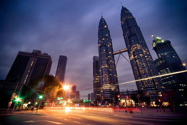 吉隆坡, 国家石油公司双子塔, 马来西亚