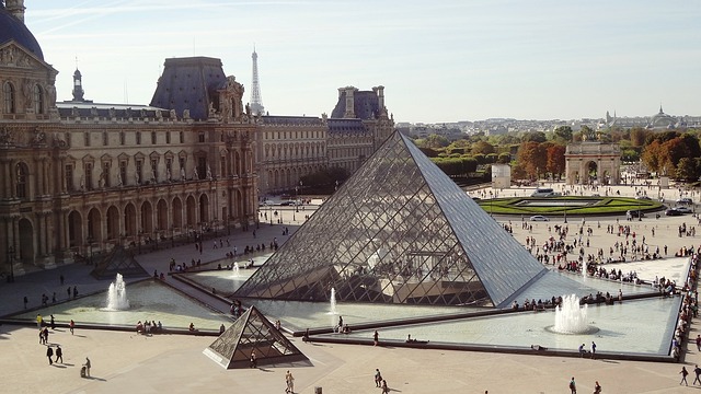 金字塔, 称赞, 巴黎